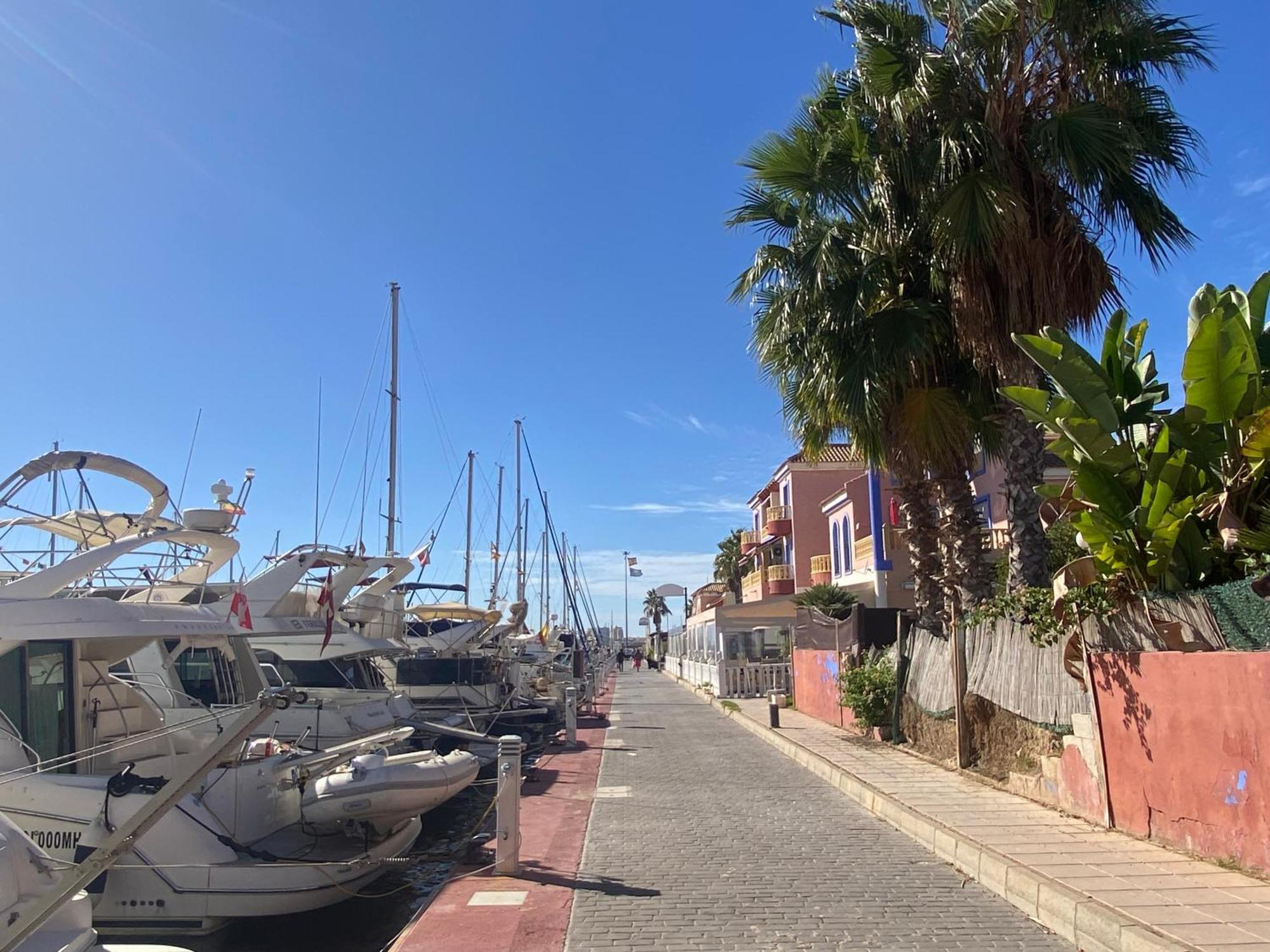 Luxury Apartment With Sea View Puerto Torrevieja Exterior photo